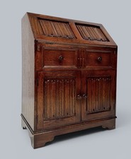 VINTAGE SOLID OAK LINENFOLD