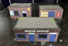 DIORAMA GARAGE BUILDINGS OLD STYLE 1/64 3 IN TOTAL