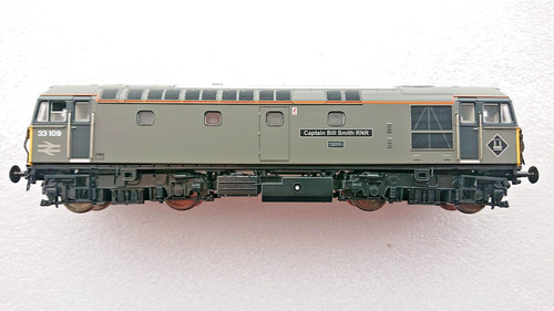 Heljan 3352 class loco - 3352,
