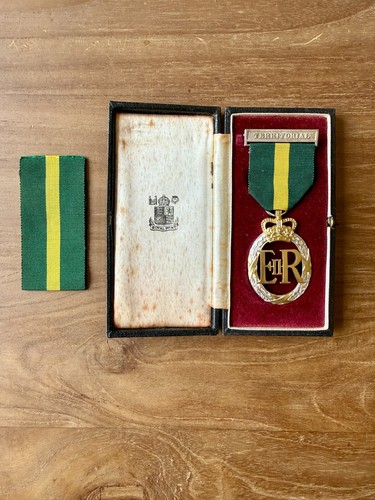 Royal mint eiir - royal, officers