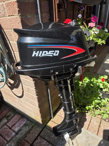 Outboard motor 5hp - outboard, four