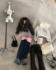 2005 Bratz Doll Clothes Boutique Fashion Pack Bundle . VGC