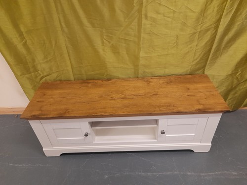 Wiltshire door unit - wiltshire, 2