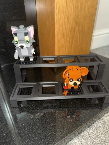 Lego brickheadz display stand