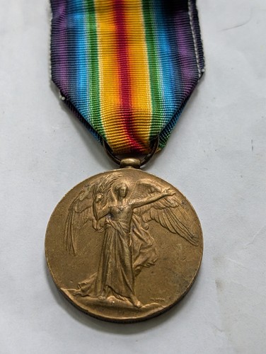 Victory medal courtney - to,