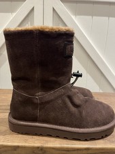 New UGG Classic Short Toggler