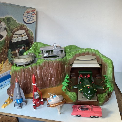 Thunderbirds tracy island - tracy,