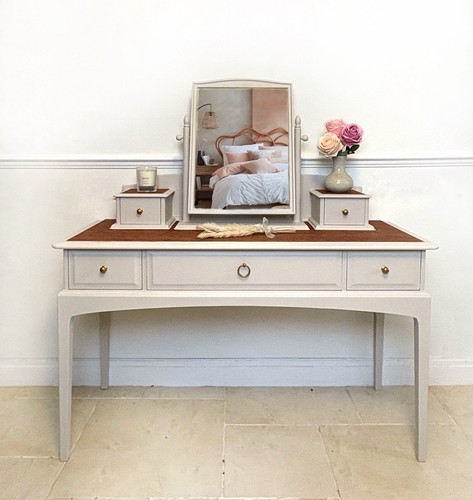 Hand painted vintage cream - hand,