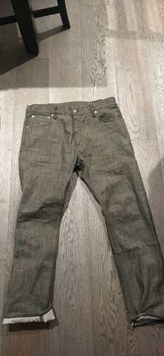 Red tornado green selvedge - red,