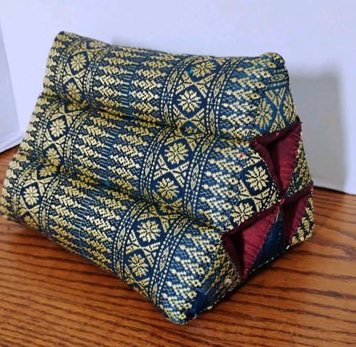 Small triangle thai - triangle, pattern