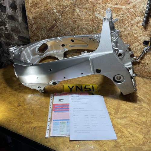 Suzuki gsxr 750 main frame - suzuki,