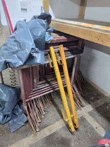 Builders trestle safety hand - trestle,