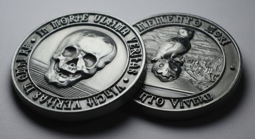 Memento mori vivere - ,