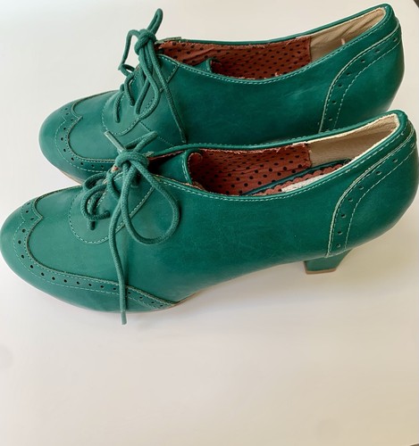 Bettie page green faux leather - bettie,