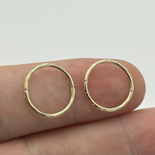 375 9ct solid yellow gold - 375,