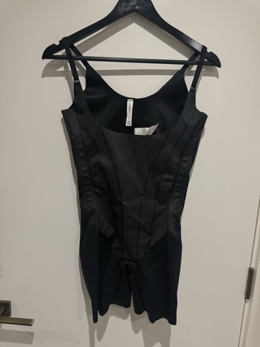 Black spanxsupersculpt - black,
