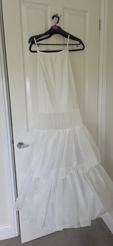 Bianco evento petticoat size