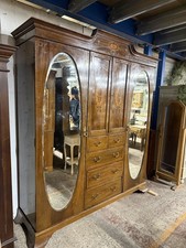 Edwardian Style Compactum