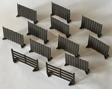 10 x OO scale plastic Willow Hurdle Fence Panels & 2 x Four Bar gates