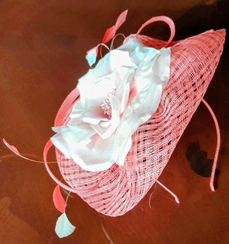 Jacques vert coral fascinator - coral,