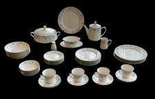 NORITAKE BLUE HILL 47 PIECE