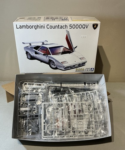 Aoshima model kit - 1/24,