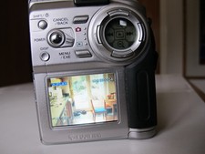 Fujifilm FinePix 4700 Zoom Digital Camera  2.4MP Silver Full Kit