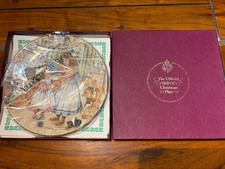 Official Royal Worcester 1990 NSPCC Christmas Plate 'A Gift of Love'