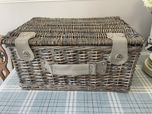 Wicker picnic basket set - picnic,