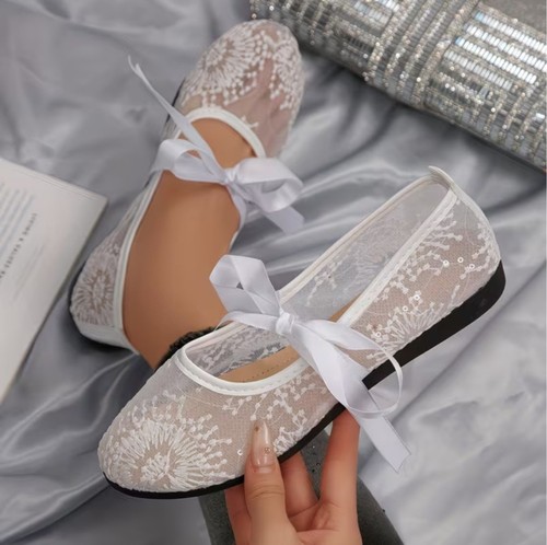 Extremely pretty white lacey - extremely,