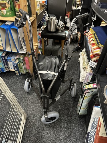 Walker with bag wheeled - 3,