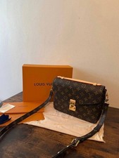 Louis Vuitton Pochette Metis