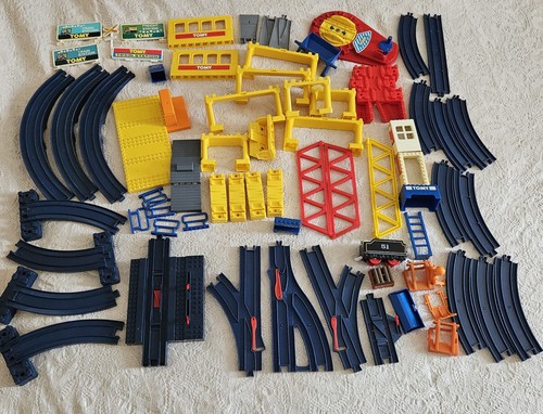 Vintage tomy train track - train,