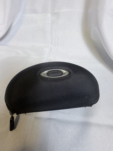 Oakley black hard shell - black,