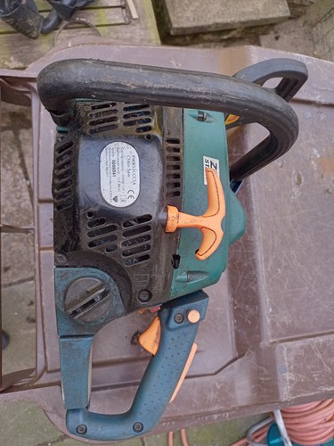 Petrol chainsaw - petrol,