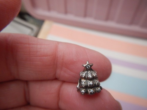 100 genuine pandora charm - genuine,
