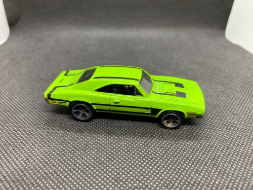 Hot wheels 69 dodge - hot, ‘69