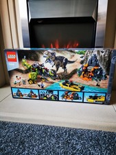 LEGO Jurassic World: T. Rex vs