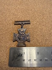 VICTORIA CROSS Medal  (VC) full size old 1960’s copy