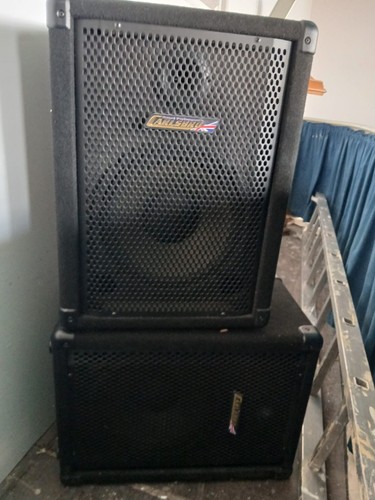 Pair carlsbro speakers - pair,