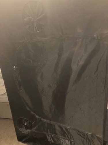 Grow tent 4x4x6.5