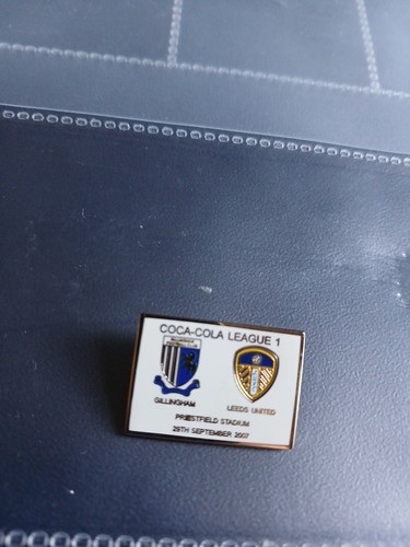 Gillingham badge - fc,