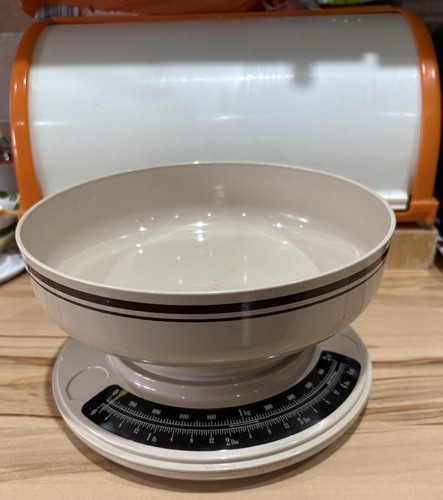 Vintage weighing scales made - vintage,