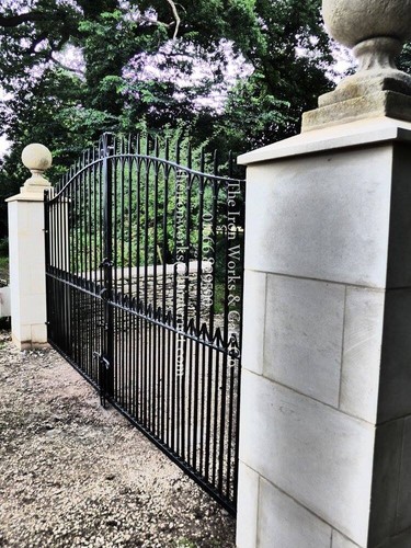Hawkesbury heavy driveway iron - heavy,