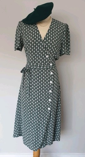 Vintage 1940s style green geo - style,