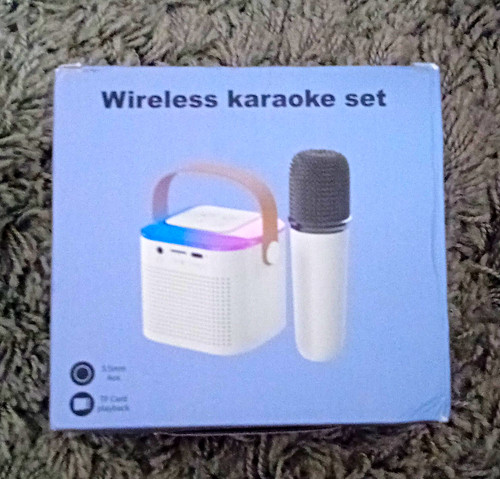 Wireless karaoke set white - karaoke,