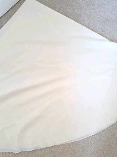 Large round circular table - round,