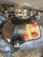 Albion jump saddle 18” MW