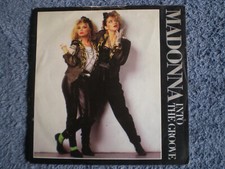 MADONNA - INTO THE GROOVE -
