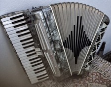 Orfeo Piano Accordion 120 Bass 